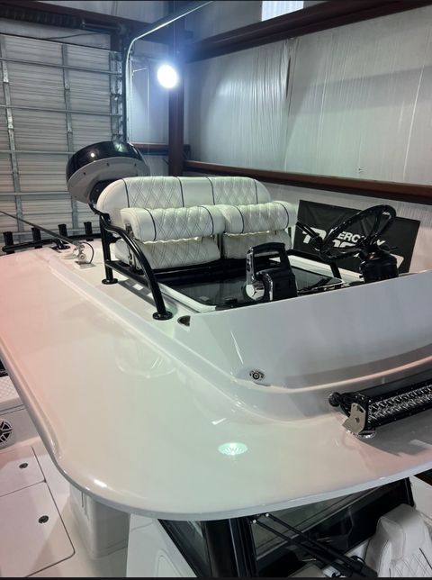2025 Freeman 28 28-foot boat for sale at TMD Marine in Alabama Gulf Coast — photo 4